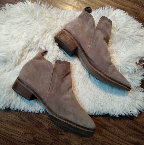 Dolce Vita Suede Tan Tessy Booties - Picture 3 of 15